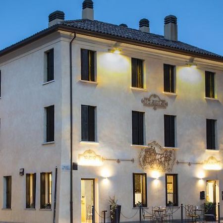 Hotel Italia ساتْشيلي المظهر الخارجي الصورة