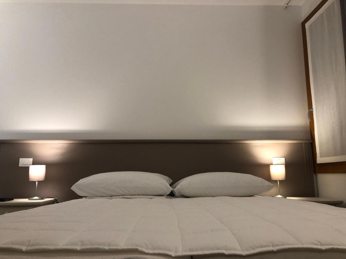 Hotel Italia ساتْشيلي المظهر الخارجي الصورة
