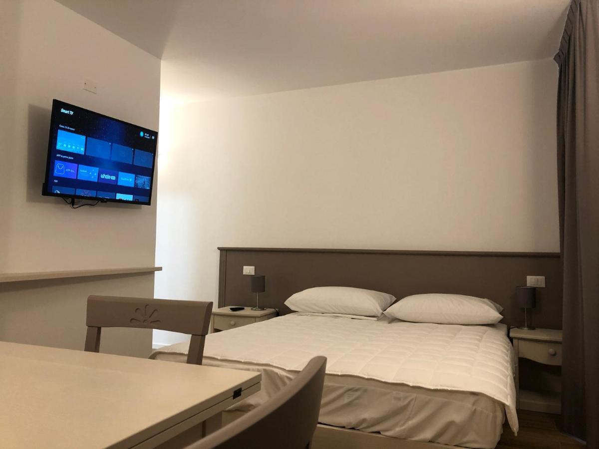 Hotel Italia ساتْشيلي المظهر الخارجي الصورة